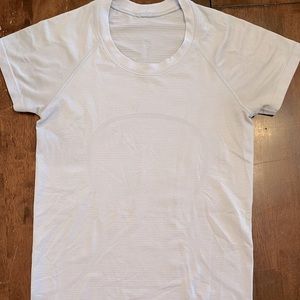 Lulu lemon women’s shorts sleeve swiftly tech tee size 6 VGUC